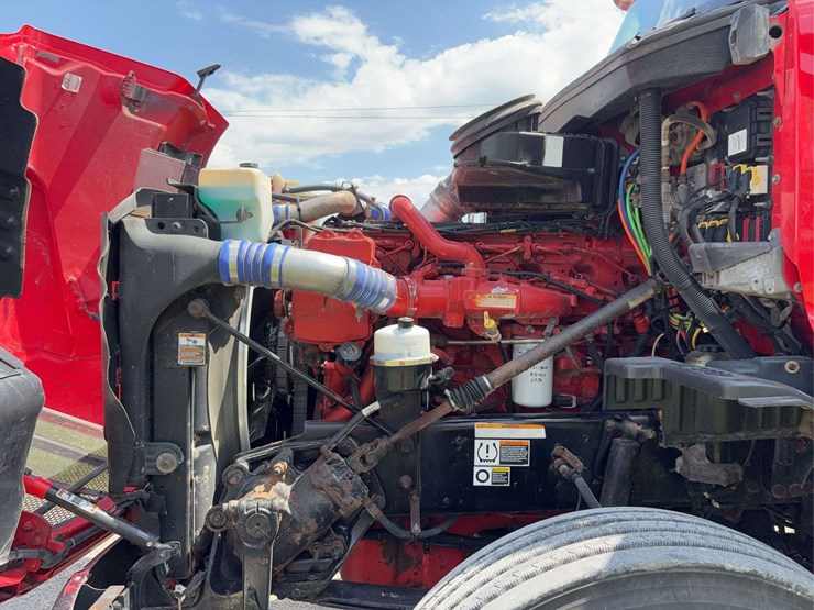 peterbilt-579-image-37
