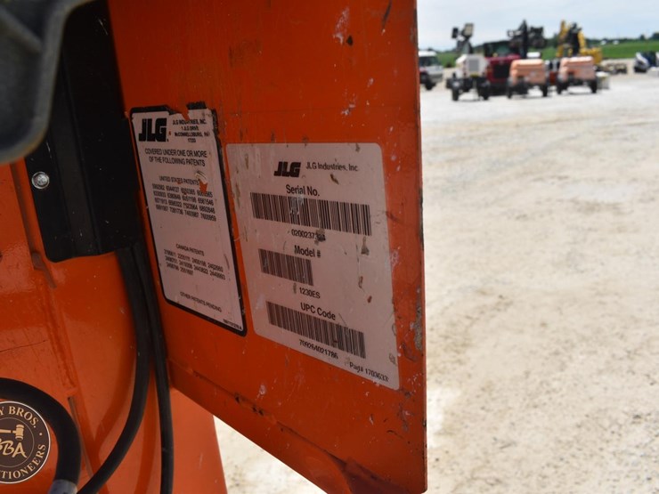 jlg-1230es-image-12