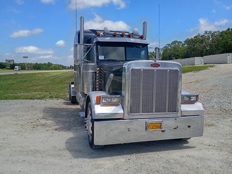 2005-peterbilt-379-image-14