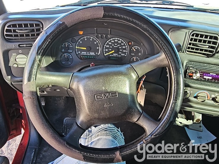 2001-gmc-sonoma-sls-image-28