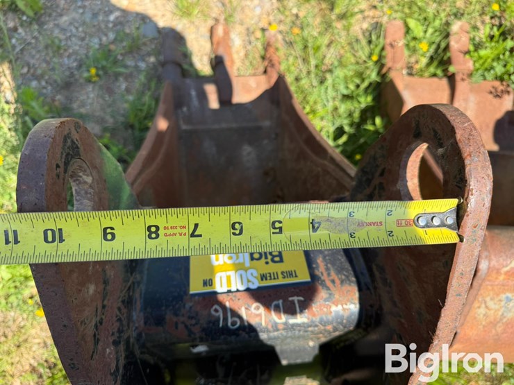 caterpillar-12"-bucket-image-20