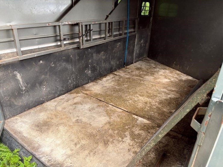 kiefer-built-tandem-horse-trailer-image-6