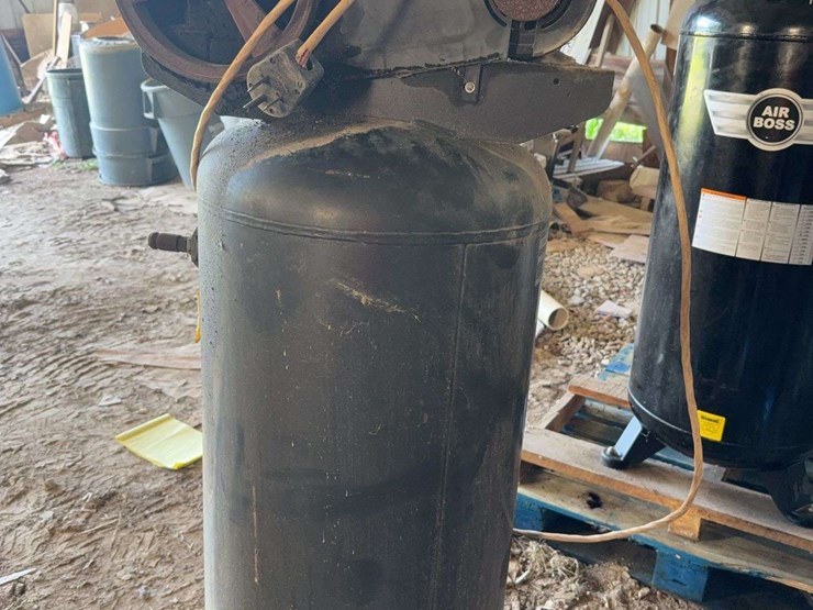 60-gallon-air-compressor,-compressor-bad-image-3
