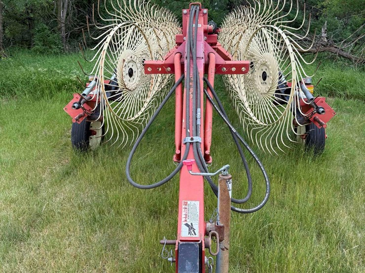 h&s-14-wheel-v-rake-image-3