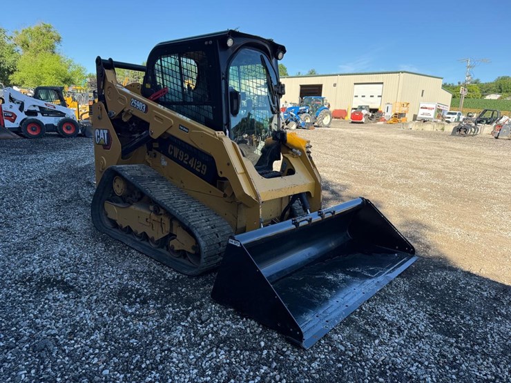 2023-caterpillar-259d3-image-6