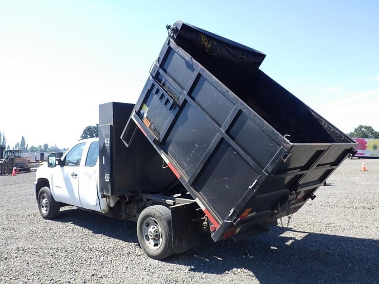 2013-chevrolet-3500hd-image-10