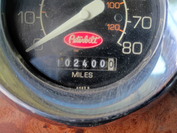 2005-peterbilt-379-image-60