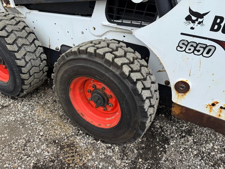 2019-bobcat-s650-image-15