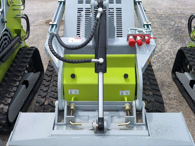 ats-mini-crawler-loader---t460---green---23hp-image-1