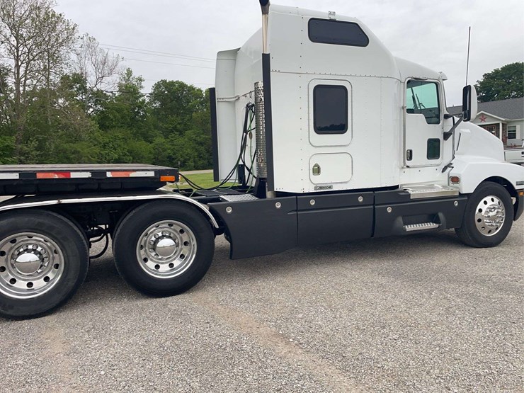 2004-kenworth-t600-image-39