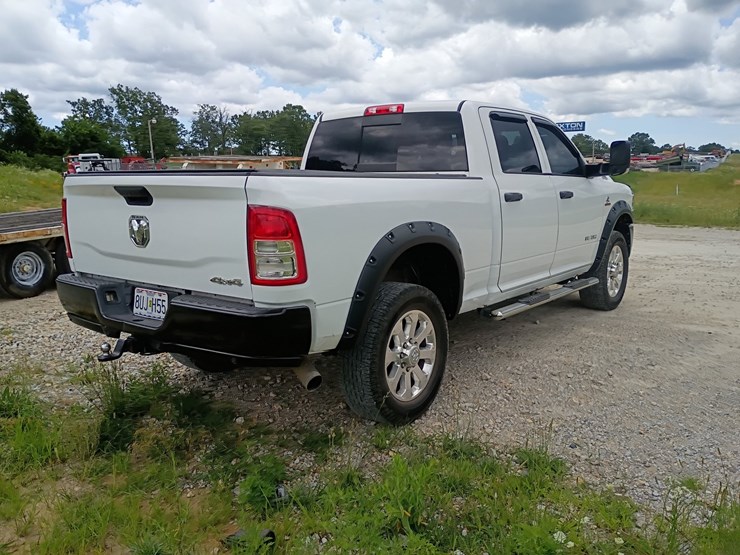 2020-dodge-2500-image-9