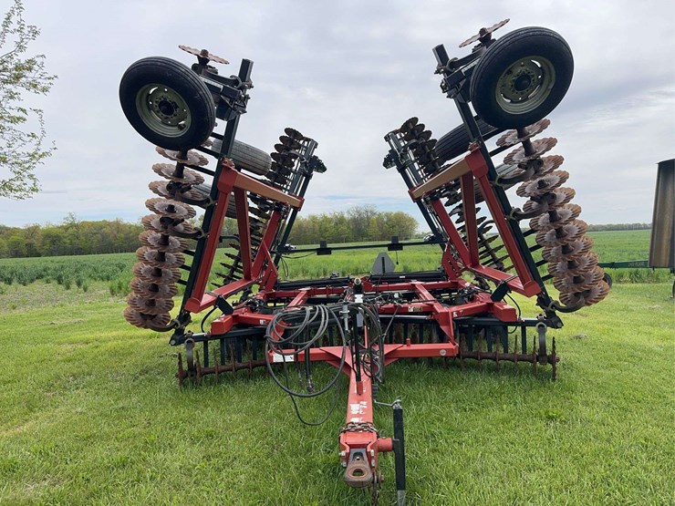 case-ih-330-image-7