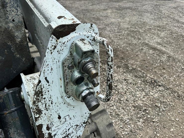 2022-bobcat-t550-image-12