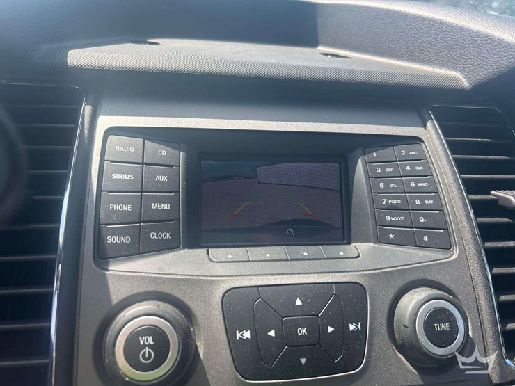 2018-ford-taurus-awd-sedan-image-17
