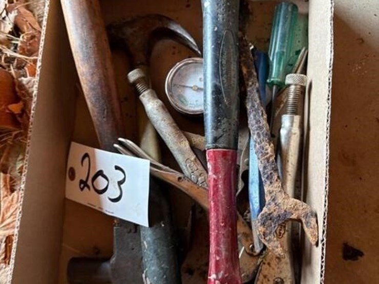 hammers,-vice-grips,-&-other-image-5