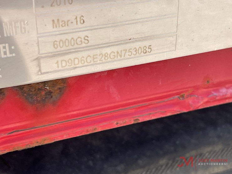 2016-peterbilt-365-image-33