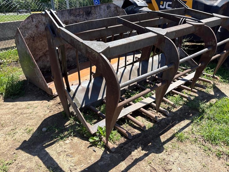 2013-jcb-541-70-image-17