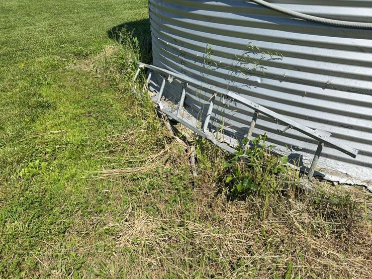 3200-bushel-grain-bin,-18ft,-with-fan,-3-phase,-floor-is-15-years-old,-electric-6''-unload,-buyer-removes-themselves-image-6