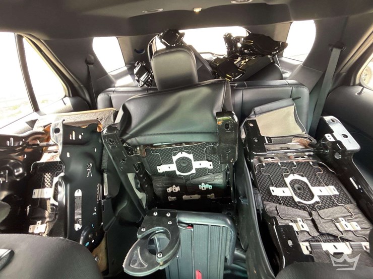 2016-ford-explorer-image-19