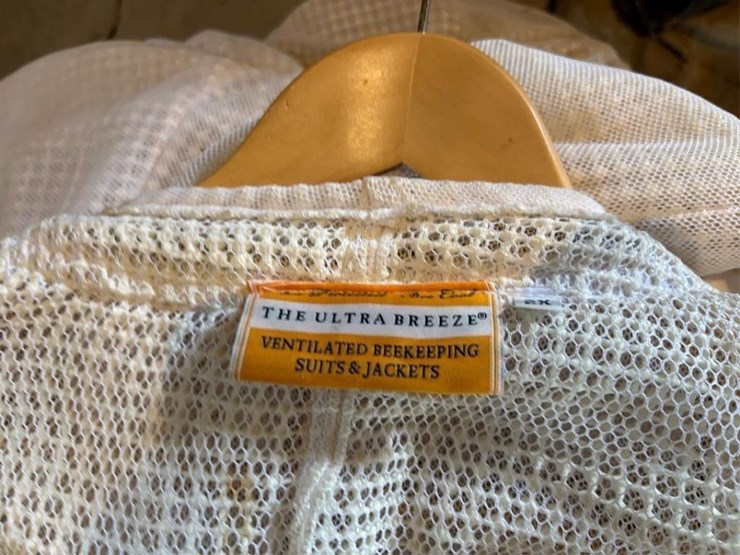 bee-keeping-suit/supplies-image-1