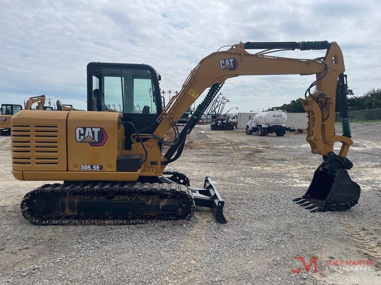 2021-caterpillar-305.5e2-image-5