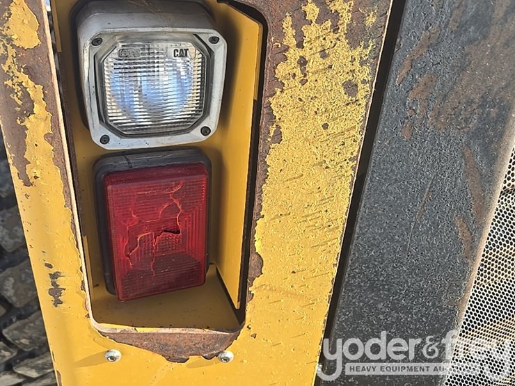 2017-caterpillar-262d-image-39