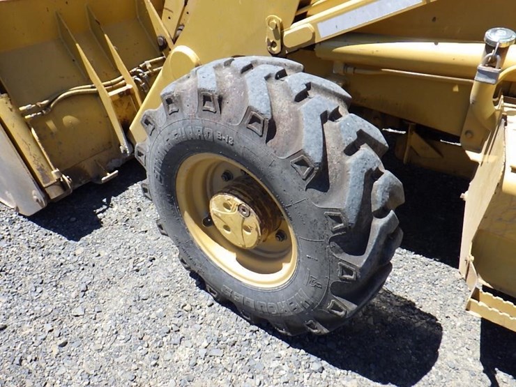 caterpillar-430d-image-24