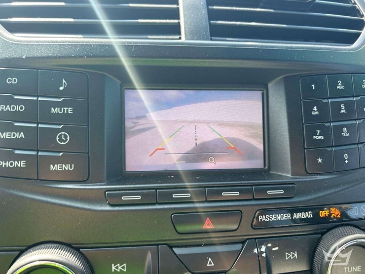2016-ford-explorer-image-17