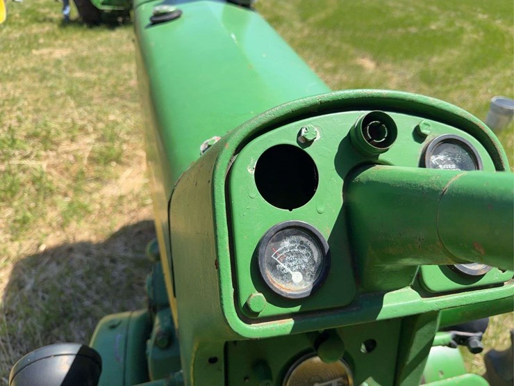 john-deere-630-image-24