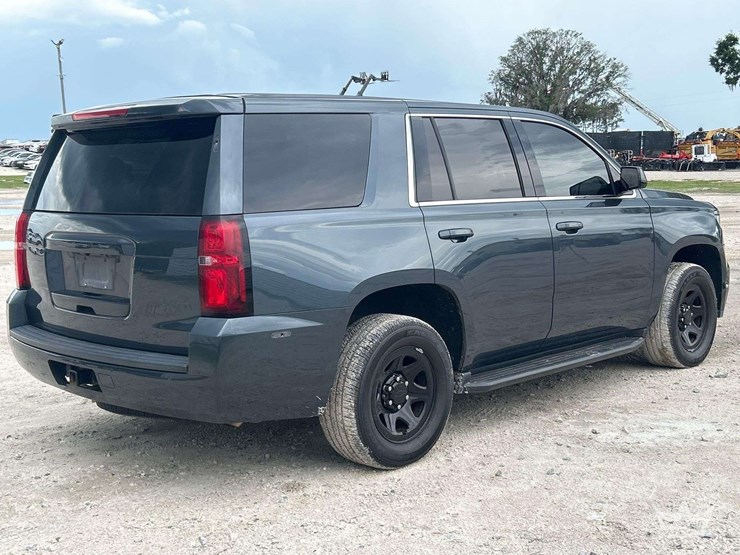 2019-chevrolet-tahoe-image-3