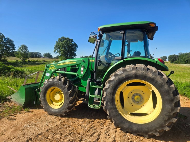 2010-john-deere-6115d-image-6