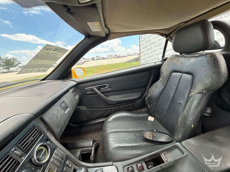 2000-mercedes-benz-slk230-coupe-image-19