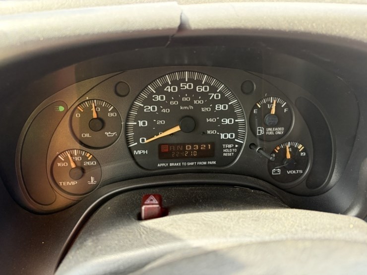 2002-chevrolet-express-3500-image-25