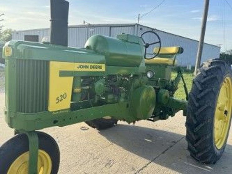 1958-john-deere-520-image-3
