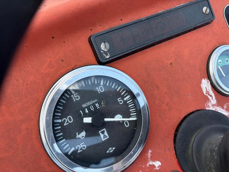 massey-ferguson-240-image-32