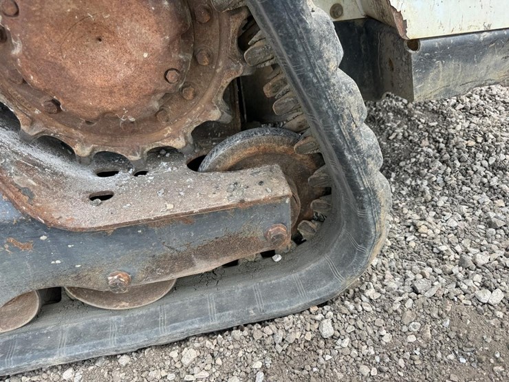 2022-bobcat-t550-image-16