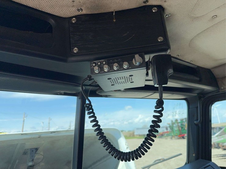 1996-fld-120-freightliner-day-cab-semi-image-39