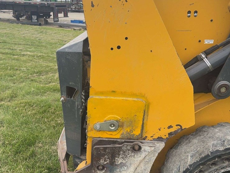 deere-318g-image-27