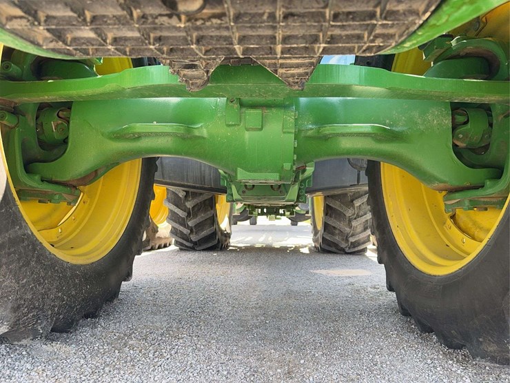 2013-john-deere-8285r-image-63