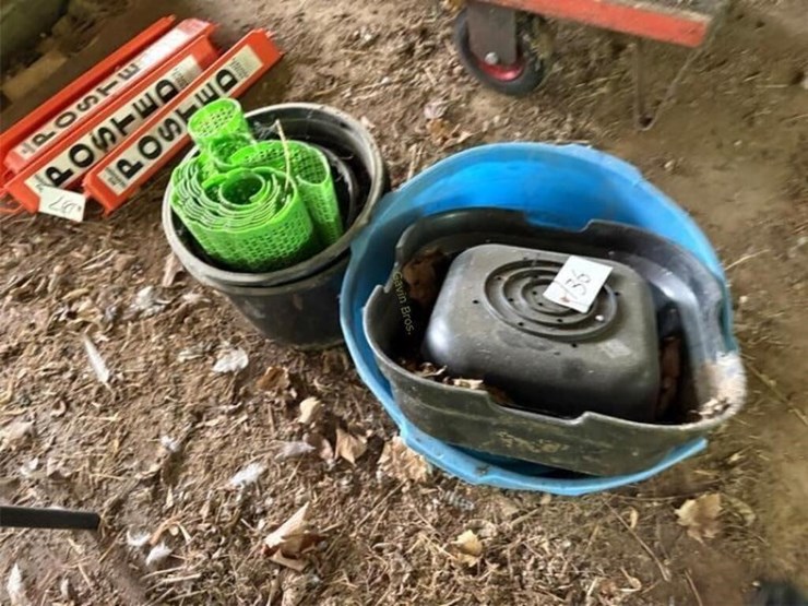 feed-pails-image-1