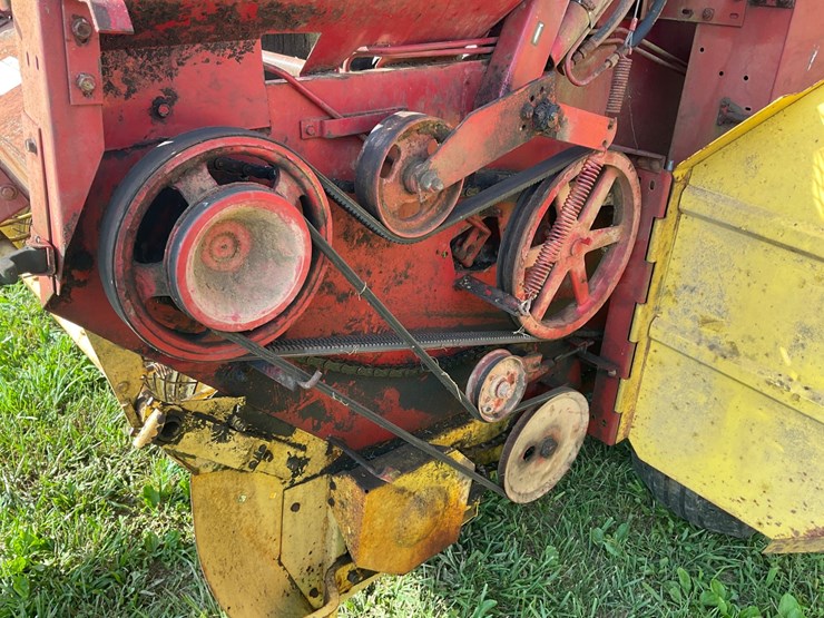 new-holland-851-image-11