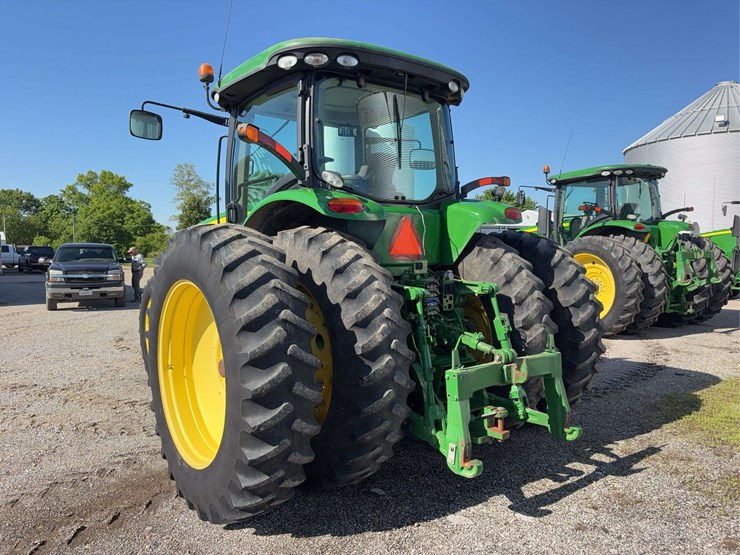 2011-john-deere-8260r-image-57