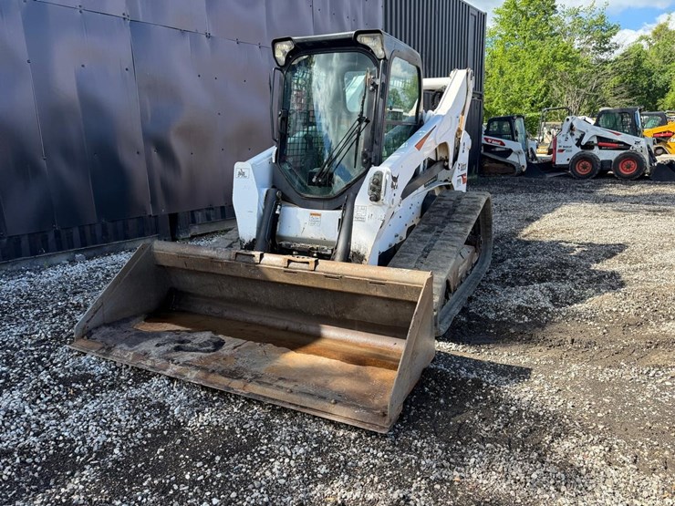 2021-bobcat-t870-image-8