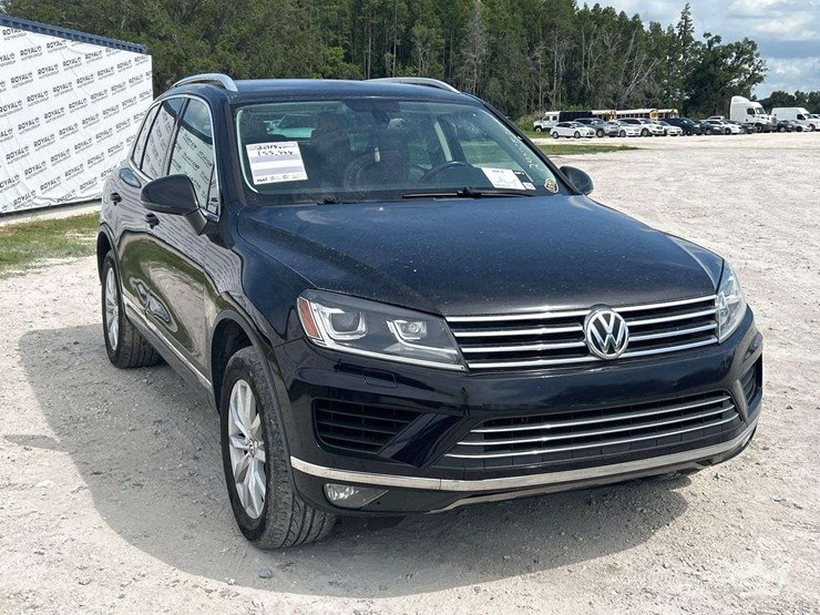2015-volkswagon-touareg-awd-suv-image-2
