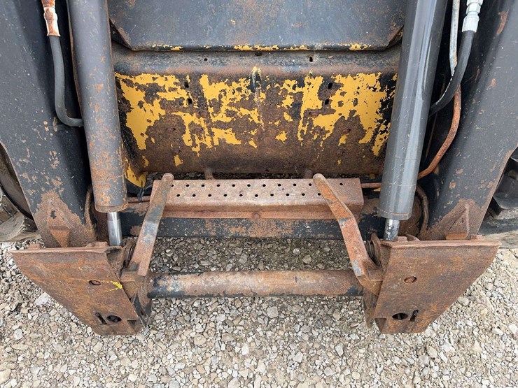 new-holland-lx865-image-28