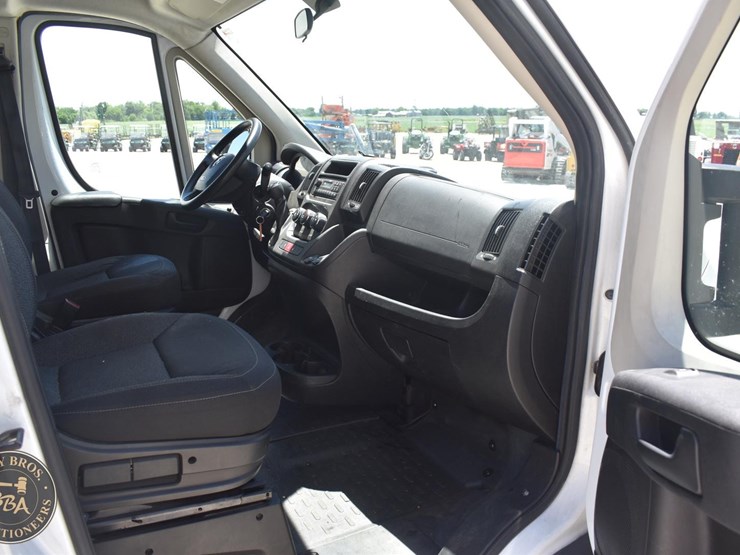 2014-ram-promaster-1500-image-35