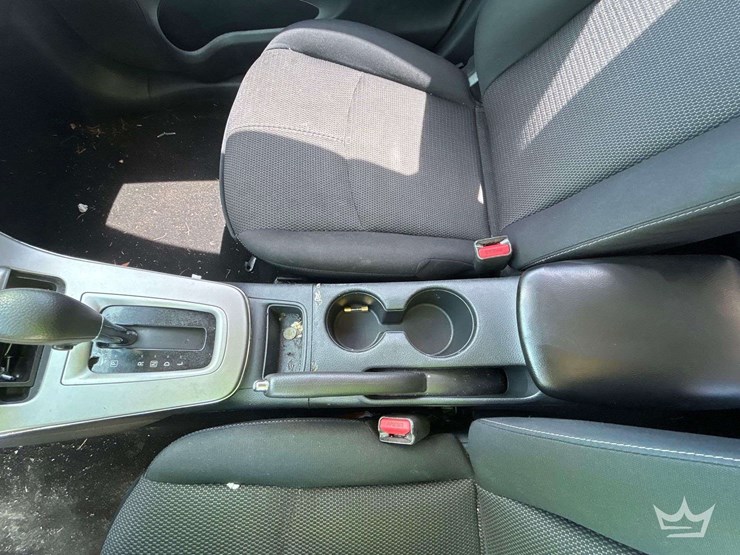 2015-nissan-sentra-sedan-image-16