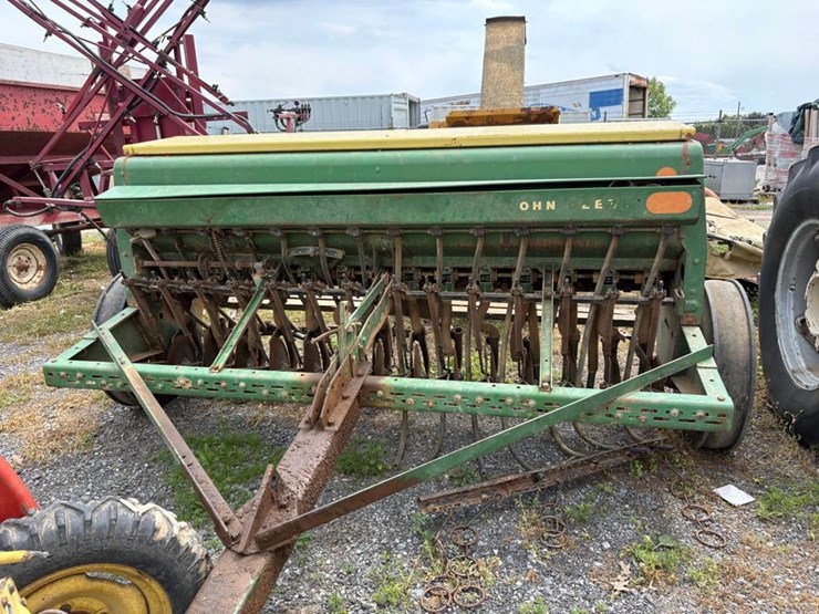 john-deere-8250-image-1