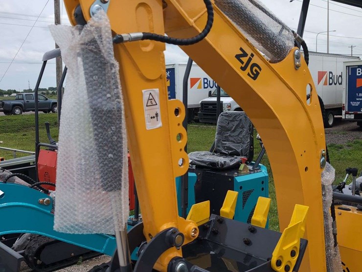 zjg-mini-excavator-zj-12---yellow-image-2