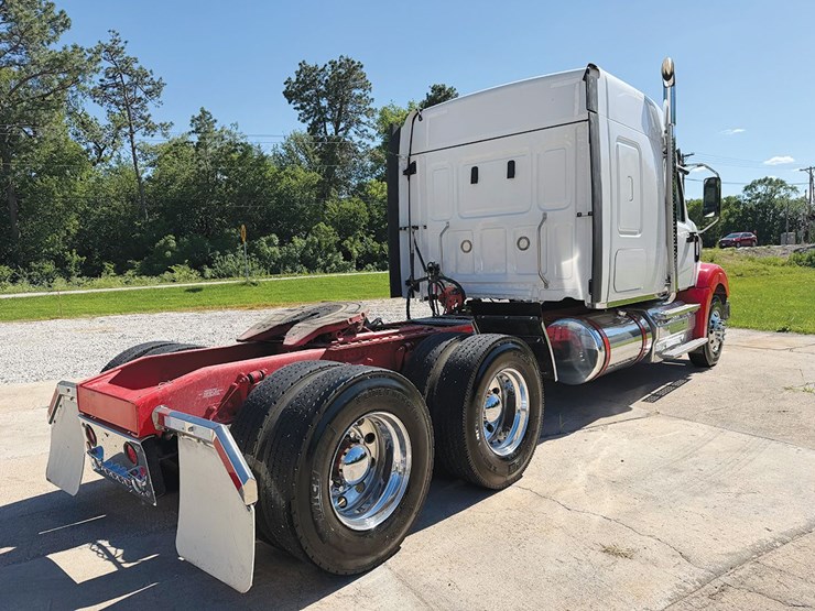 2024-western-star-49x-image-3